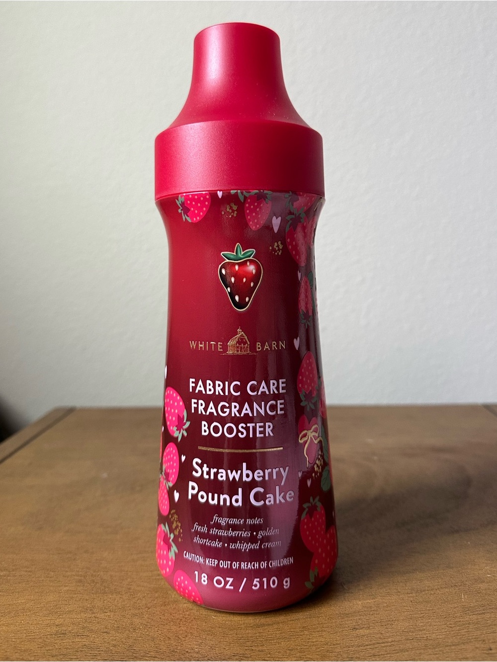 NEW bath and body works Strawberry Pound Cake fabric laundry booster NEW
